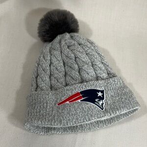 Women's New Era Gray New England Patriots Swift Cable Cuffed Knit Hat with Pom